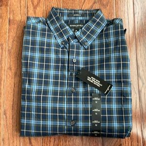 COPY - NWT Banana Republic Slim Fit Untucked Medium button down shirt